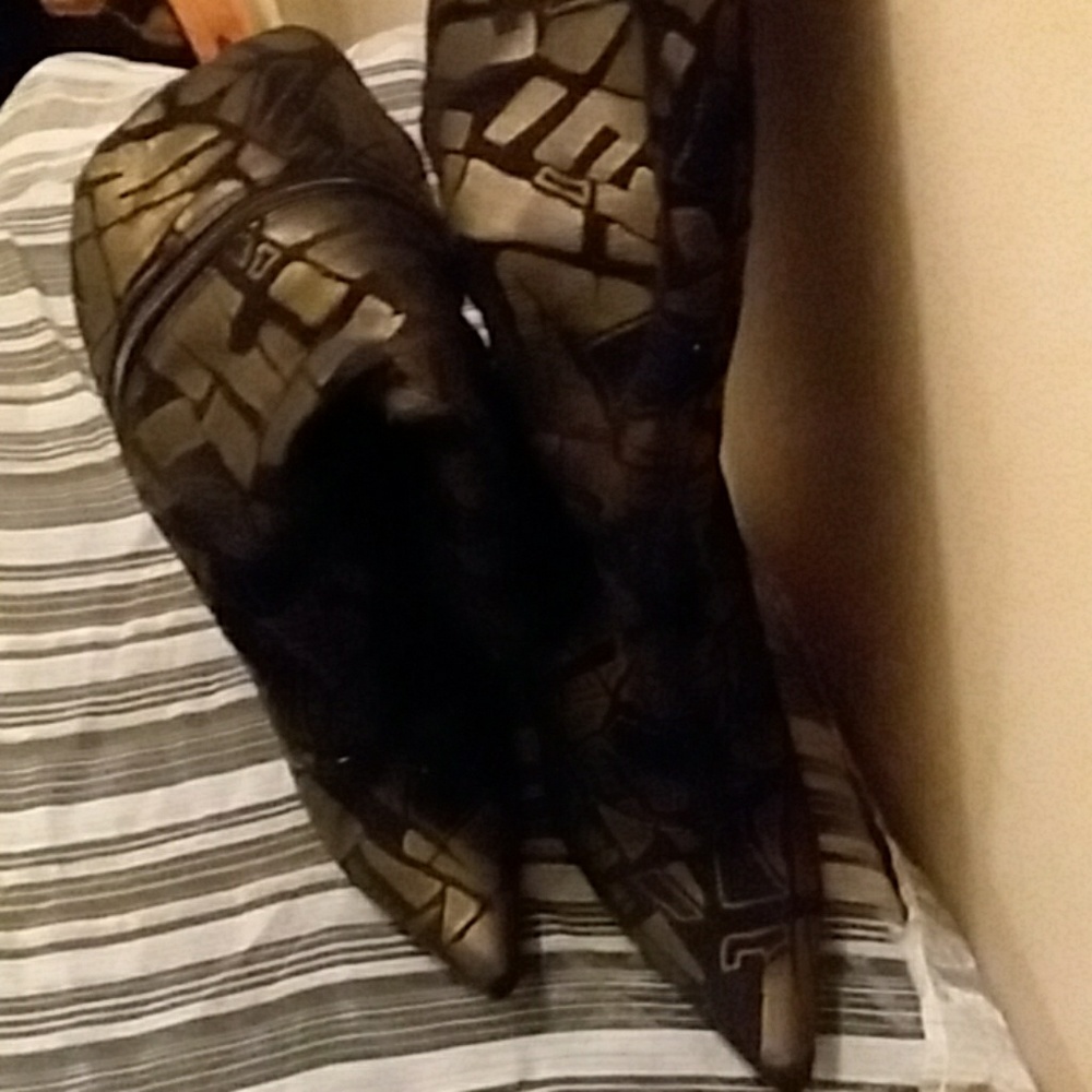 Ladies cloth boots